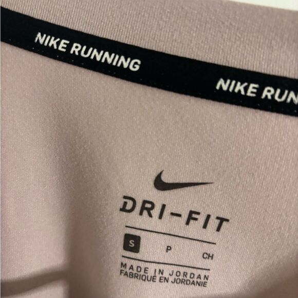 Nike Pink Relaxed Long Sleeve Tee dri-fit size small EUC - Picture 3 of 4